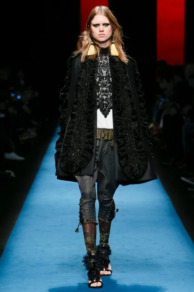 Look 33